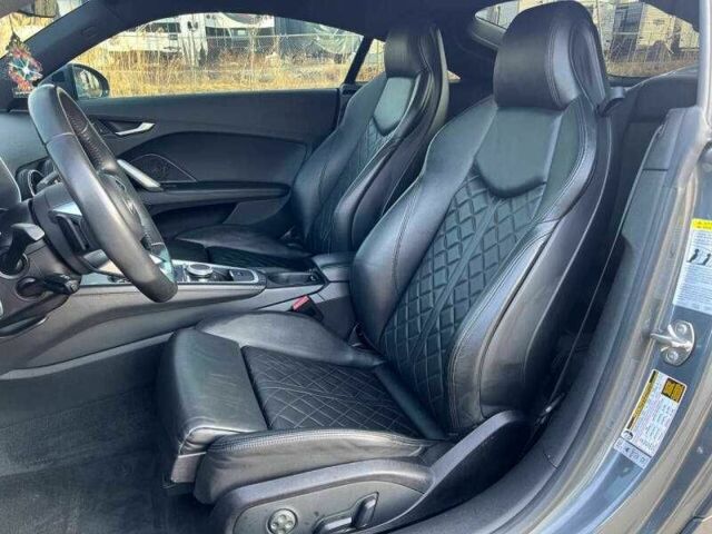 Серый Ауди ТТ, объемом двигателя 2 л и пробегом 99 тыс. км за 5100 $, фото 12 на Automoto.ua