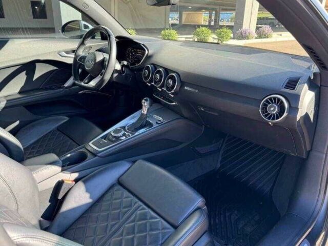 Серый Ауди ТТ, объемом двигателя 2 л и пробегом 41 тыс. км за 7200 $, фото 13 на Automoto.ua