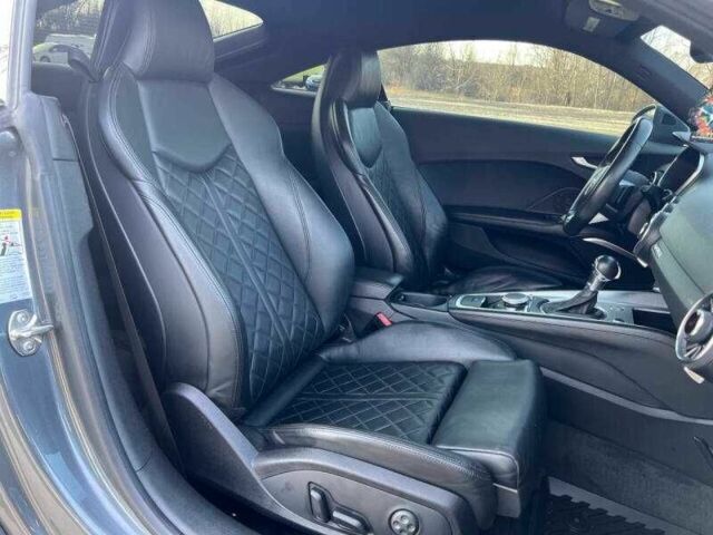 Серый Ауди ТТ, объемом двигателя 2 л и пробегом 99 тыс. км за 5100 $, фото 18 на Automoto.ua