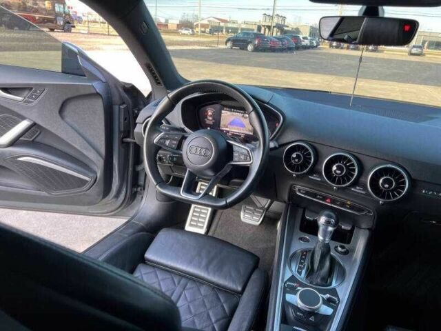 Серый Ауди ТТ, объемом двигателя 2 л и пробегом 99 тыс. км за 5100 $, фото 14 на Automoto.ua