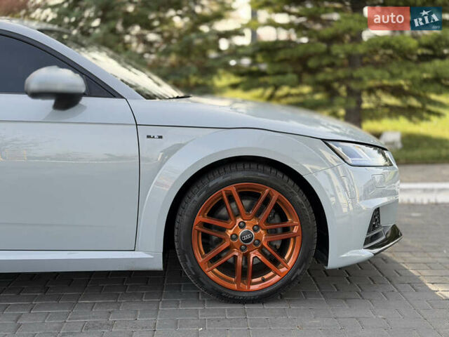 Серый Ауди ТТ, объемом двигателя 2 л и пробегом 46 тыс. км за 36500 $, фото 22 на Automoto.ua