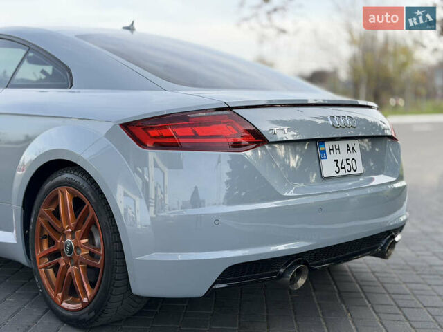 Серый Ауди ТТ, объемом двигателя 2 л и пробегом 46 тыс. км за 36500 $, фото 4 на Automoto.ua