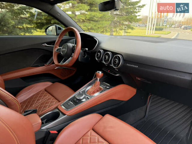 Серый Ауди ТТ, объемом двигателя 2 л и пробегом 46 тыс. км за 36500 $, фото 8 на Automoto.ua