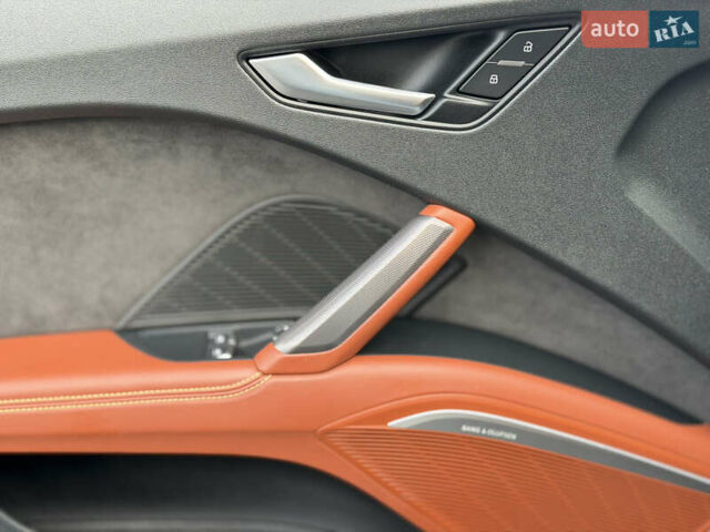 Серый Ауди ТТ, объемом двигателя 2 л и пробегом 46 тыс. км за 36500 $, фото 16 на Automoto.ua