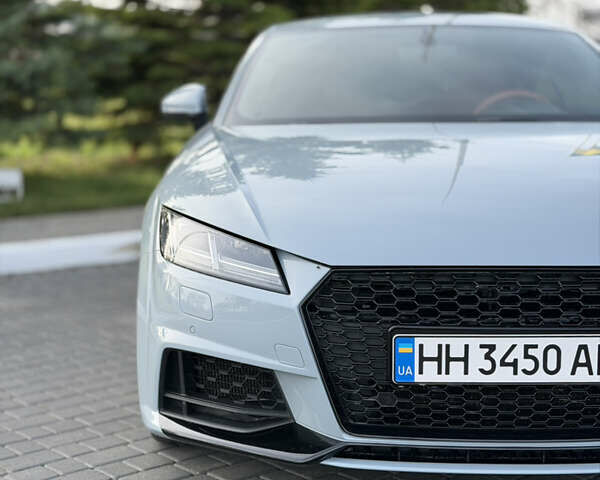 Серый Ауди ТТ, объемом двигателя 2 л и пробегом 46 тыс. км за 36500 $, фото 2 на Automoto.ua