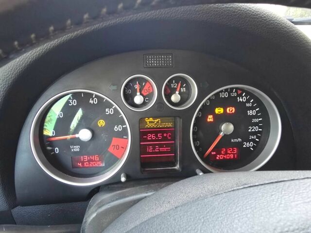 Зеленый Ауди ТТ, объемом двигателя 1.8 л и пробегом 205 тыс. км за 5700 $, фото 16 на Automoto.ua