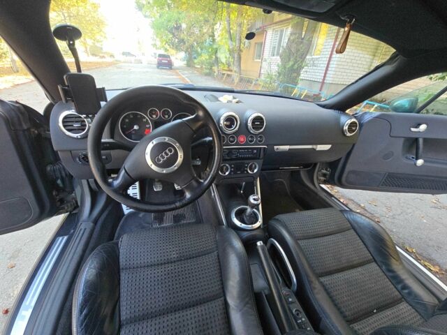 Зеленый Ауди ТТ, объемом двигателя 1.8 л и пробегом 205 тыс. км за 5700 $, фото 4 на Automoto.ua