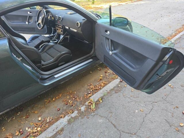 Зеленый Ауди ТТ, объемом двигателя 1.8 л и пробегом 205 тыс. км за 5700 $, фото 2 на Automoto.ua