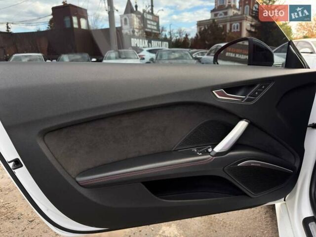 Білий Ауді TTS, об'ємом двигуна 1.98 л та пробігом 100 тис. км за 26500 $, фото 35 на Automoto.ua