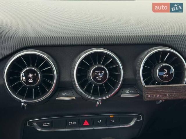 Білий Ауді TTS, об'ємом двигуна 1.98 л та пробігом 100 тис. км за 26500 $, фото 38 на Automoto.ua