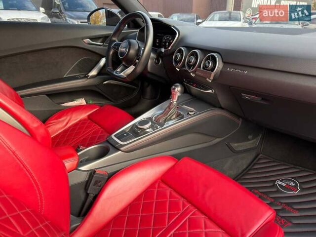 Білий Ауді TTS, об'ємом двигуна 1.98 л та пробігом 100 тис. км за 26500 $, фото 23 на Automoto.ua