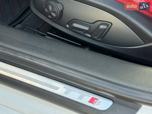 Білий Ауді TTS, об'ємом двигуна 1.98 л та пробігом 100 тис. км за 26500 $, фото 28 на Automoto.ua