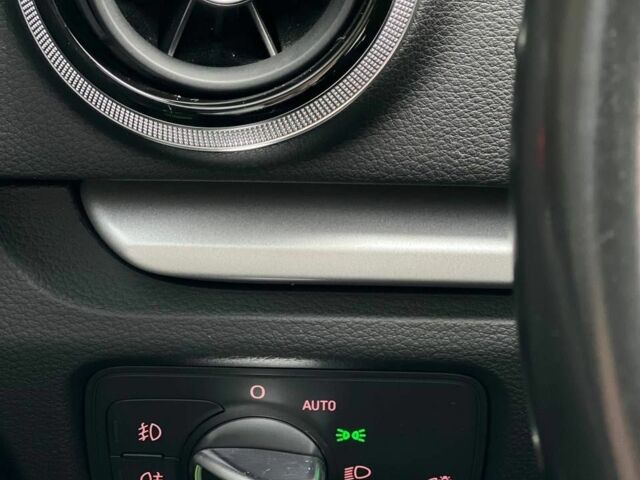 Білий Ауді V8, об'ємом двигуна 1.6 л та пробігом 125 тис. км за 15500 $, фото 7 на Automoto.ua