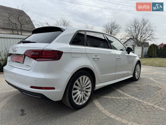 Белый Ауди A3 Sportback, объемом двигателя 1.4 л и пробегом 225 тыс. км за 13550 $, фото 4 на Automoto.ua