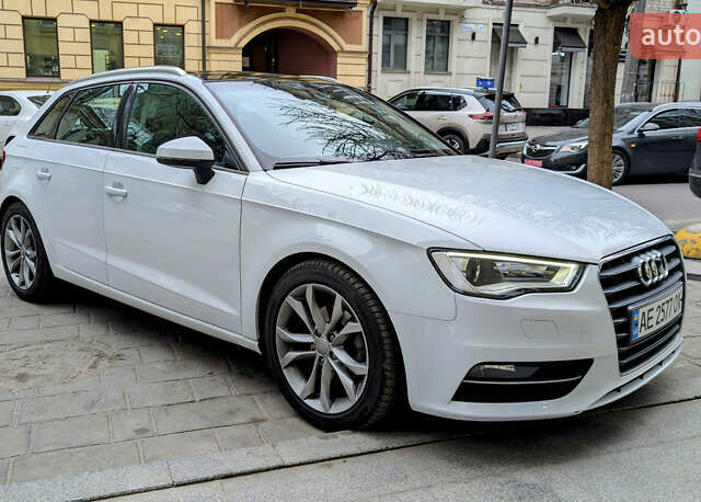 Белый Ауди A3 Sportback, объемом двигателя 2 л и пробегом 80 тыс. км за 16900 $, фото 2 на Automoto.ua