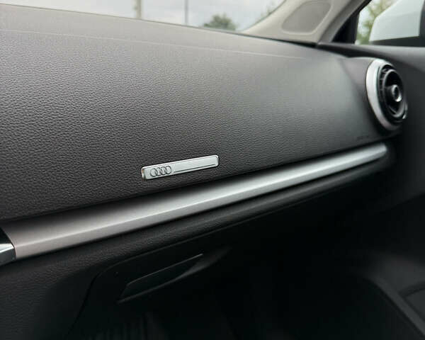 Белый Ауди A3 Sportback, объемом двигателя 2 л и пробегом 173 тыс. км за 15900 $, фото 21 на Automoto.ua