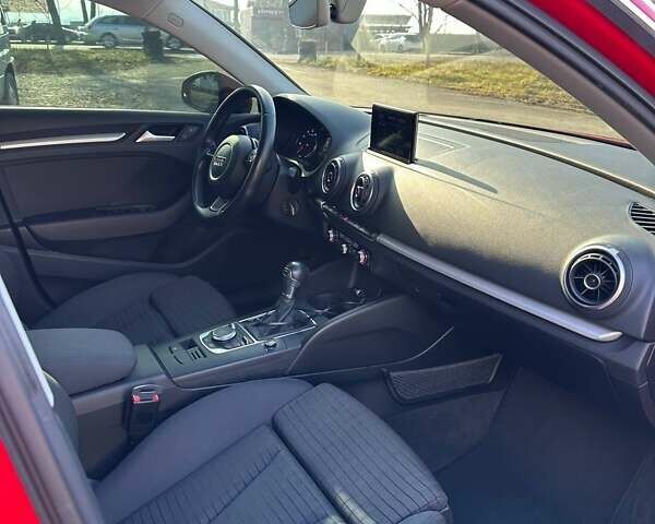 Ауди A3 Sportback 2015 в Черновцах на Automoto.ua Красный Ауди A3 Sportback, объемом двигателя 1.4 л и пробегом 140 тыс. км за 12700 $, фото 12 на Automoto.ua