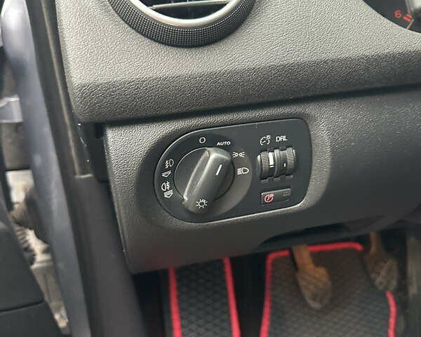 Серый Ауди A3 Sportback, объемом двигателя 2 л и пробегом 325 тыс. км за 9000 $, фото 12 на Automoto.ua