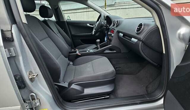 Серый Ауди A3 Sportback, объемом двигателя 1.8 л и пробегом 187 тыс. км за 7800 $, фото 24 на Automoto.ua