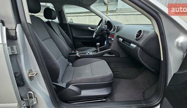 Серый Ауди A3 Sportback, объемом двигателя 1.8 л и пробегом 187 тыс. км за 7800 $, фото 23 на Automoto.ua