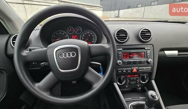 Серый Ауди A3 Sportback, объемом двигателя 1.8 л и пробегом 187 тыс. км за 7800 $, фото 12 на Automoto.ua