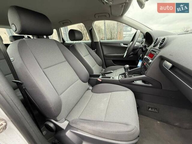 Серый Ауди A3 Sportback, объемом двигателя 0 л и пробегом 189 тыс. км за 6999 $, фото 20 на Automoto.ua