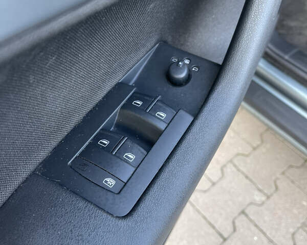 Серый Ауди A3 Sportback, объемом двигателя 1.4 л и пробегом 198 тыс. км за 8450 $, фото 11 на Automoto.ua