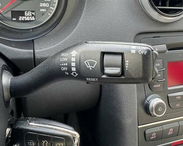 Сірий Ауді A3 Sportback, об'ємом двигуна 1.4 л та пробігом 225 тис. км за 10700 $, фото 37 на Automoto.ua