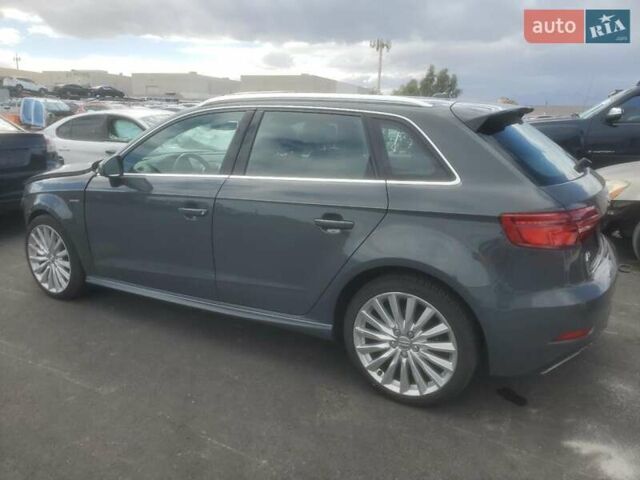 Серый Ауди A3 Sportback, объемом двигателя 1.4 л и пробегом 106 тыс. км за 2800 $, фото 1 на Automoto.ua
