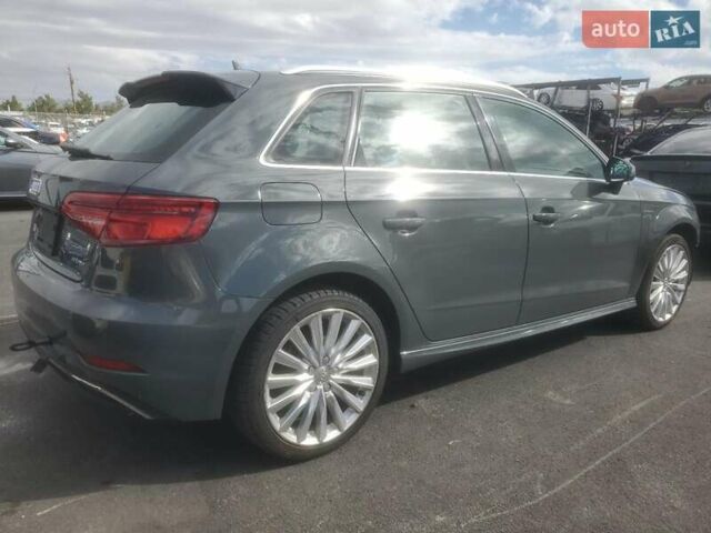 Серый Ауди A3 Sportback, объемом двигателя 1.4 л и пробегом 106 тыс. км за 2800 $, фото 2 на Automoto.ua