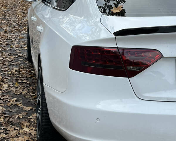 Белый Ауди A5 Sportback, объемом двигателя 2 л и пробегом 194 тыс. км за 9900 $, фото 6 на Automoto.ua