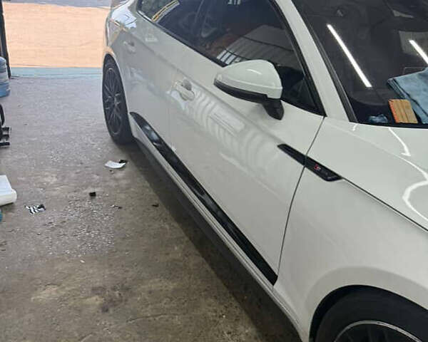 Белый Ауди A5 Sportback, объемом двигателя 2 л и пробегом 108 тыс. км за 24300 $, фото 1 на Automoto.ua