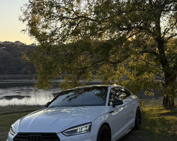 Белый Ауди A5 Sportback, объемом двигателя 2 л и пробегом 133 тыс. км за 25500 $, фото 1 на Automoto.ua