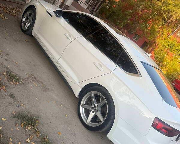Белый Ауди A5 Sportback, объемом двигателя 2 л и пробегом 160 тыс. км за 26000 $, фото 6 на Automoto.ua