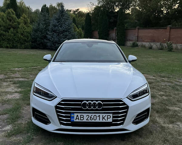 Белый Ауди A5 Sportback, объемом двигателя 2 л и пробегом 49 тыс. км за 26500 $, фото 2 на Automoto.ua