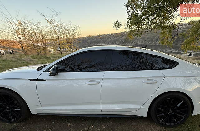 Белый Ауди A5 Sportback, объемом двигателя 2 л и пробегом 133 тыс. км за 25500 $, фото 11 на Automoto.ua