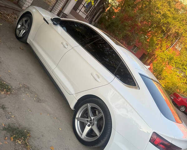 Белый Ауди A5 Sportback, объемом двигателя 2 л и пробегом 160 тыс. км за 26000 $, фото 5 на Automoto.ua