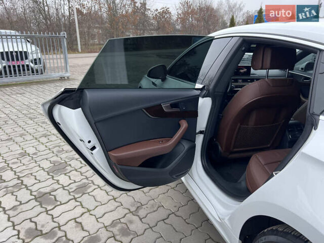 Белый Ауди A5 Sportback, объемом двигателя 2 л и пробегом 212 тыс. км за 19990 $, фото 45 на Automoto.ua