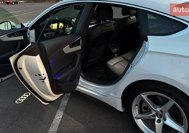 Белый Ауди A5 Sportback, объемом двигателя 2 л и пробегом 56 тыс. км за 24900 $, фото 10 на Automoto.ua