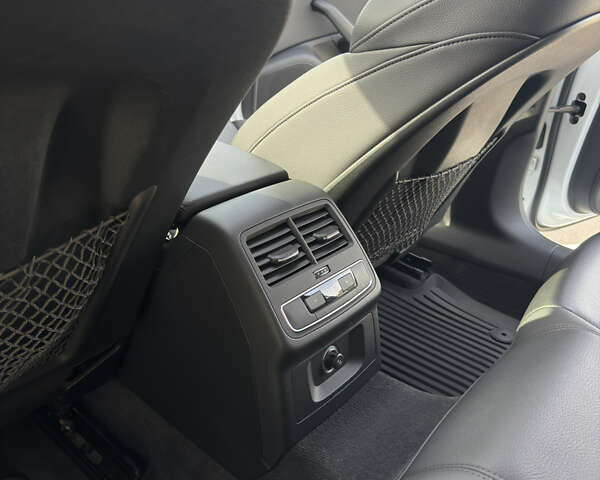 Белый Ауди A5 Sportback, объемом двигателя 2 л и пробегом 122 тыс. км за 32000 $, фото 45 на Automoto.ua
