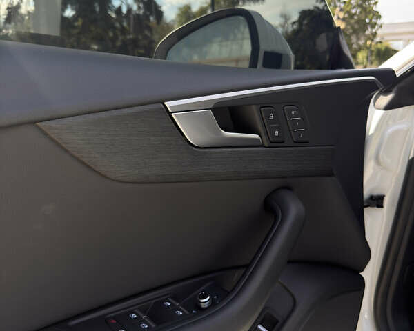 Белый Ауди A5 Sportback, объемом двигателя 2 л и пробегом 122 тыс. км за 32000 $, фото 40 на Automoto.ua