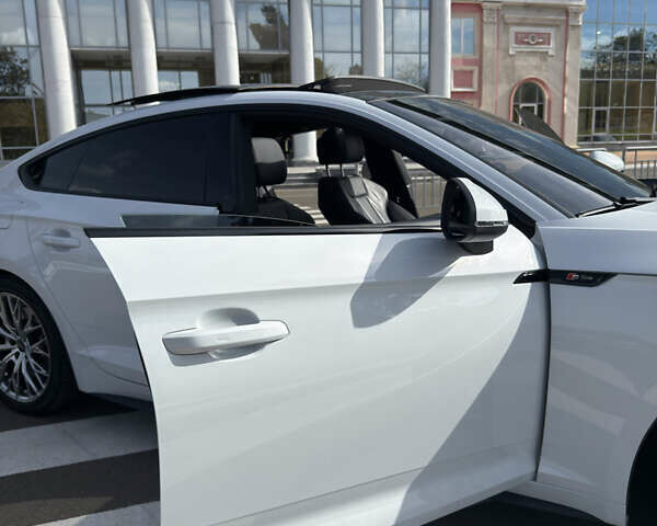 Белый Ауди A5 Sportback, объемом двигателя 2 л и пробегом 122 тыс. км за 32000 $, фото 12 на Automoto.ua