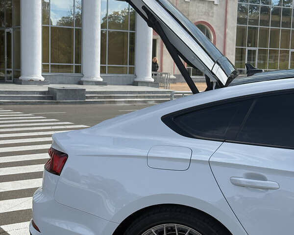 Белый Ауди A5 Sportback, объемом двигателя 2 л и пробегом 122 тыс. км за 32000 $, фото 30 на Automoto.ua