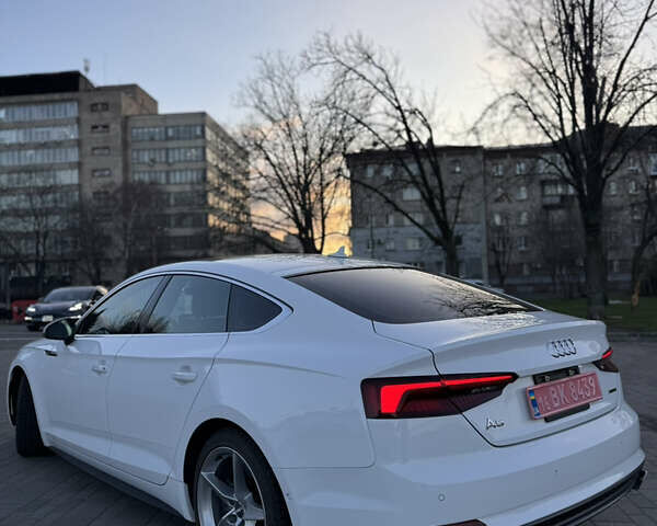 Белый Ауди A5 Sportback, объемом двигателя 2 л и пробегом 61 тыс. км за 28000 $, фото 6 на Automoto.ua