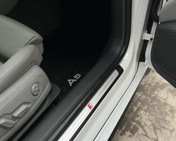 Белый Ауди A5 Sportback, объемом двигателя 2 л и пробегом 137 тыс. км за 21000 $, фото 19 на Automoto.ua