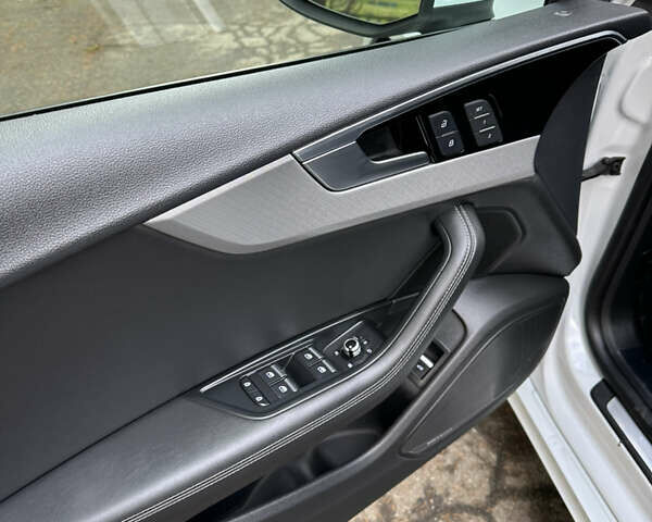 Белый Ауди A5 Sportback, объемом двигателя 2 л и пробегом 46 тыс. км за 31300 $, фото 7 на Automoto.ua