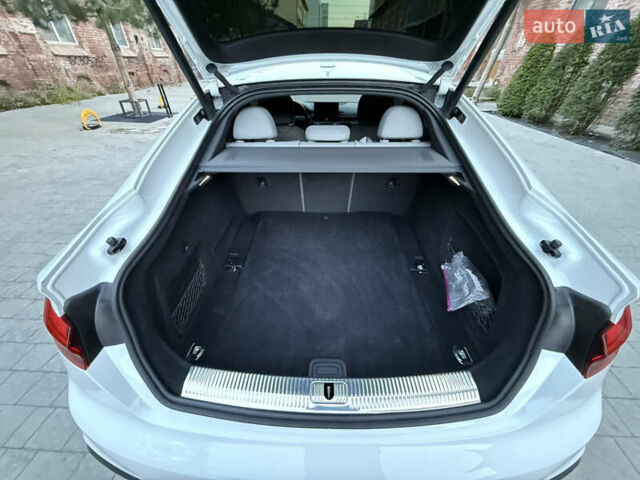 Белый Ауди A5 Sportback, объемом двигателя 2 л и пробегом 118 тыс. км за 26500 $, фото 25 на Automoto.ua