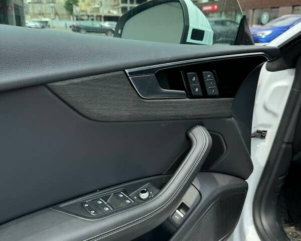 Білий Ауді A5 Sportback, об'ємом двигуна 2 л та пробігом 33 тис. км за 38000 $, фото 15 на Automoto.ua