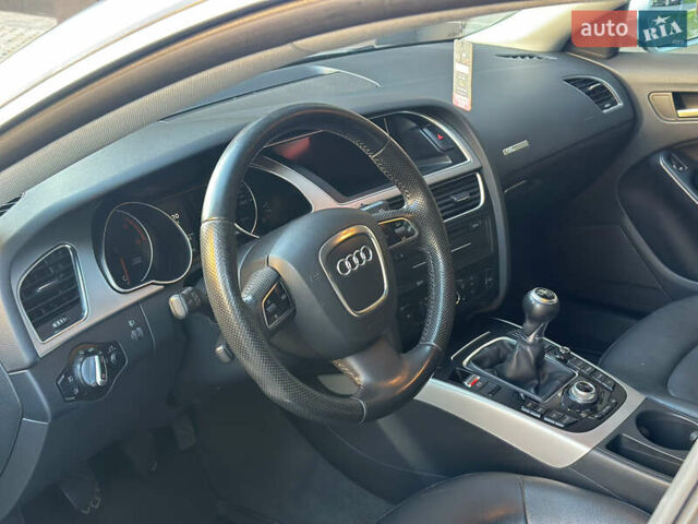 Серый Ауди A5 Sportback, объемом двигателя 2 л и пробегом 254 тыс. км за 10950 $, фото 101 на Automoto.ua