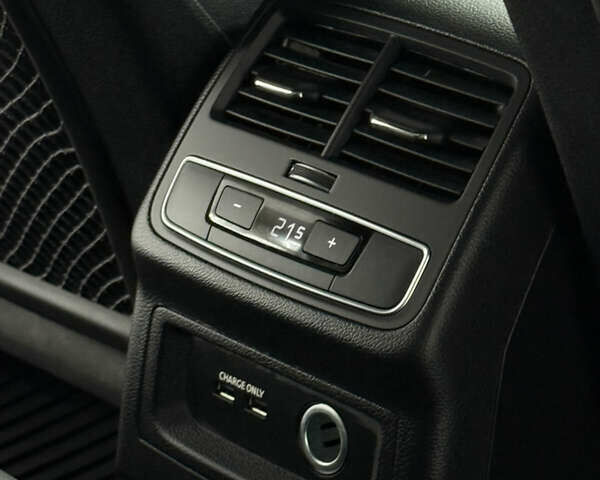 Серый Ауди A5 Sportback, объемом двигателя 2 л и пробегом 38 тыс. км за 37500 $, фото 31 на Automoto.ua